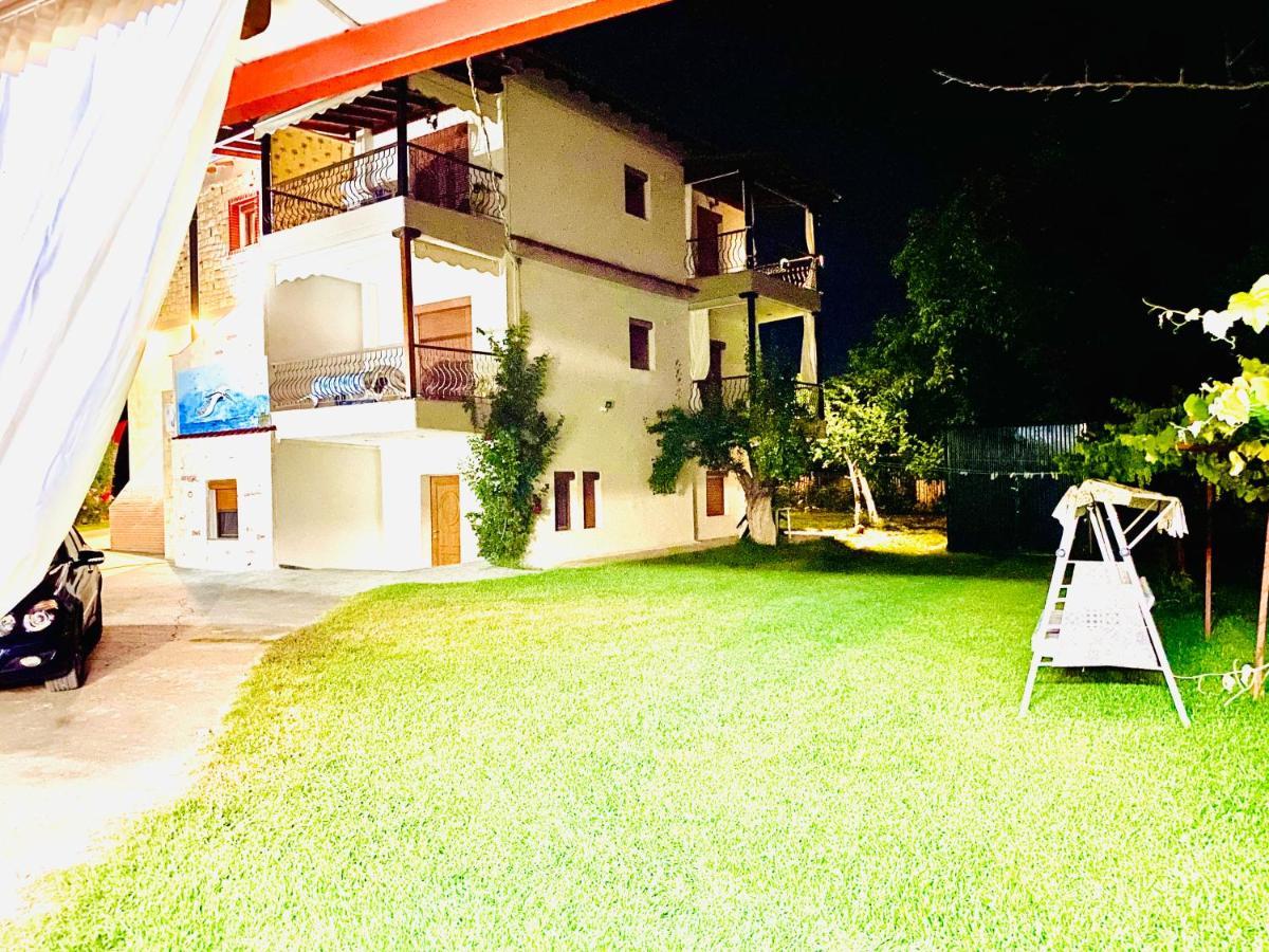 Caryatis Ntoridis Studios & Apartments In Afitos Exterior photo
