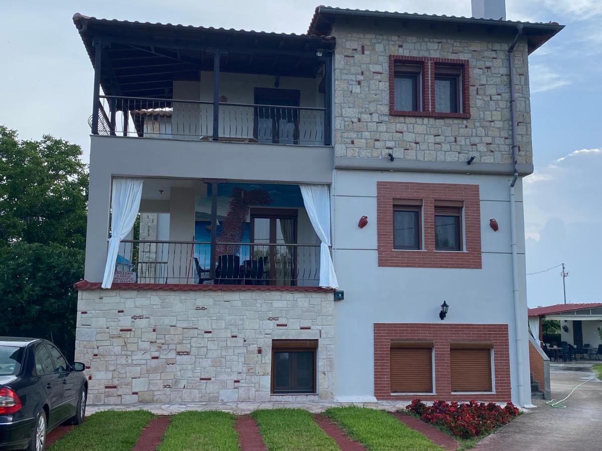 Caryatis Ntoridis Studios & Apartments In Afitos Exterior photo
