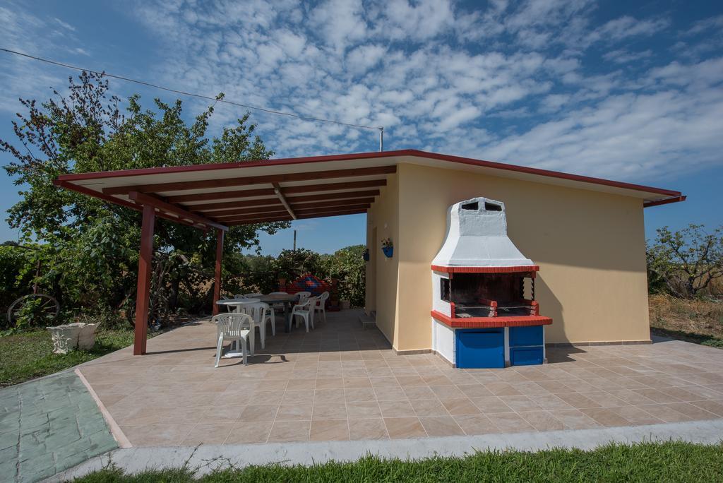 Caryatis Ntoridis Studios & Apartments In Afitos Exterior photo